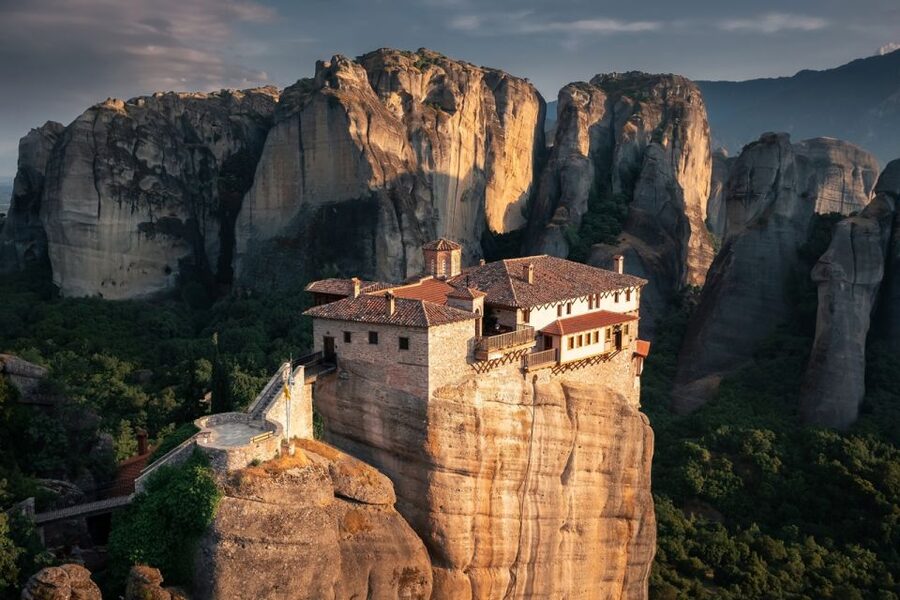 Meteora: 2-Days Train Tour from Thessaloniki - Local Agency - Key points at a glance