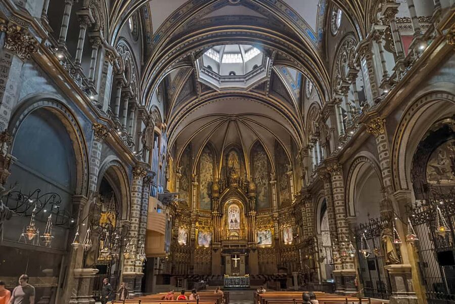 Montserrat Small Group Tour with Train and Cable Car - Key points at a glance