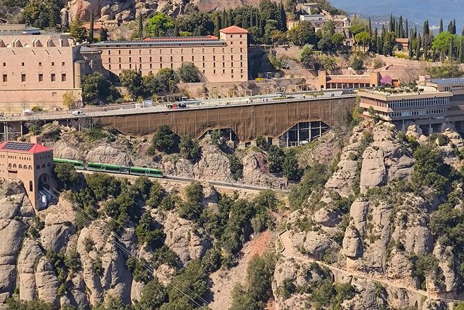 Montserrat Tour by Train with Cable Car and Cogwheel - What the guides add to the experience