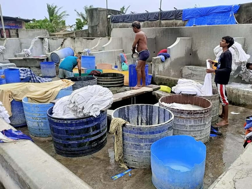 Mumbai: Dharavi Slum and Dhobi Ghat Tour with Train Ride - Should you book the Dharavi and Dhobi Ghat tour?
