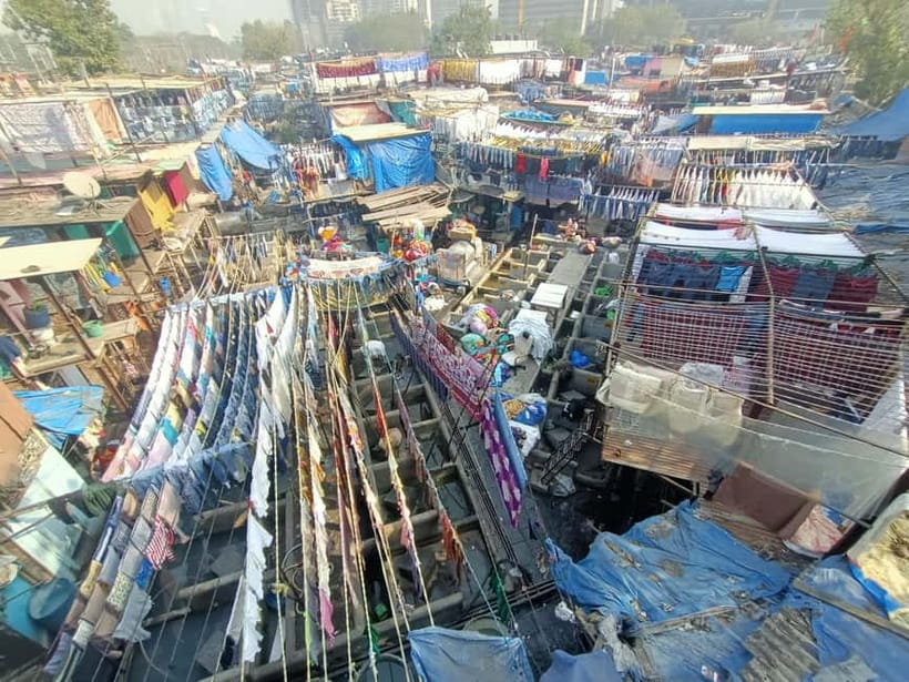 Mumbai: Dharavi Slum and Dhobi Ghat Tour with Train Ride - The Mumbai local train ride