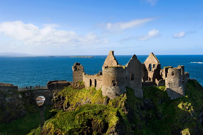 Northern Ireland Including Giant's Causeway Rail Tour from Dublin - The Antrim coast comes alive from the coach