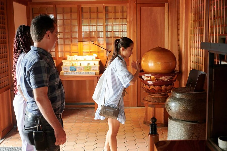 Osaka: Private Samurai Experience - Train with Sword Master - Watching the special sword performance