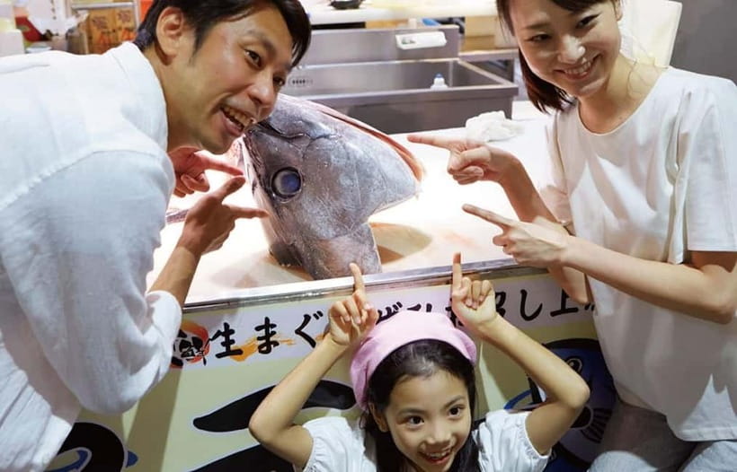 Osaka: Wakayama Cat Train, Seafood market, Hot Springs Tour - Senjojiki Rock Plateau by the Pacific