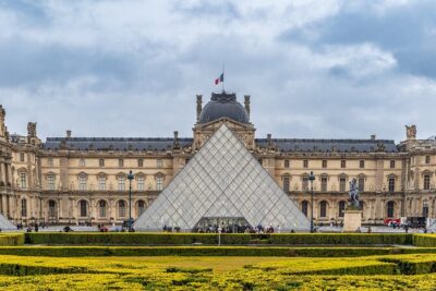 Paris Explorer Rail Tour from London with Paris Sightseeing Bus