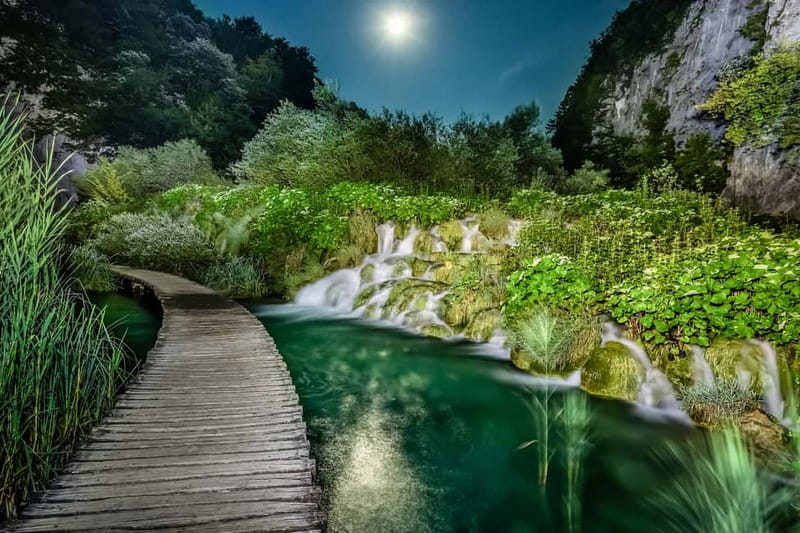 Plitvice Lakes: Guided Walking Tour with Train and Boat Ride - Starting at Entrance 1