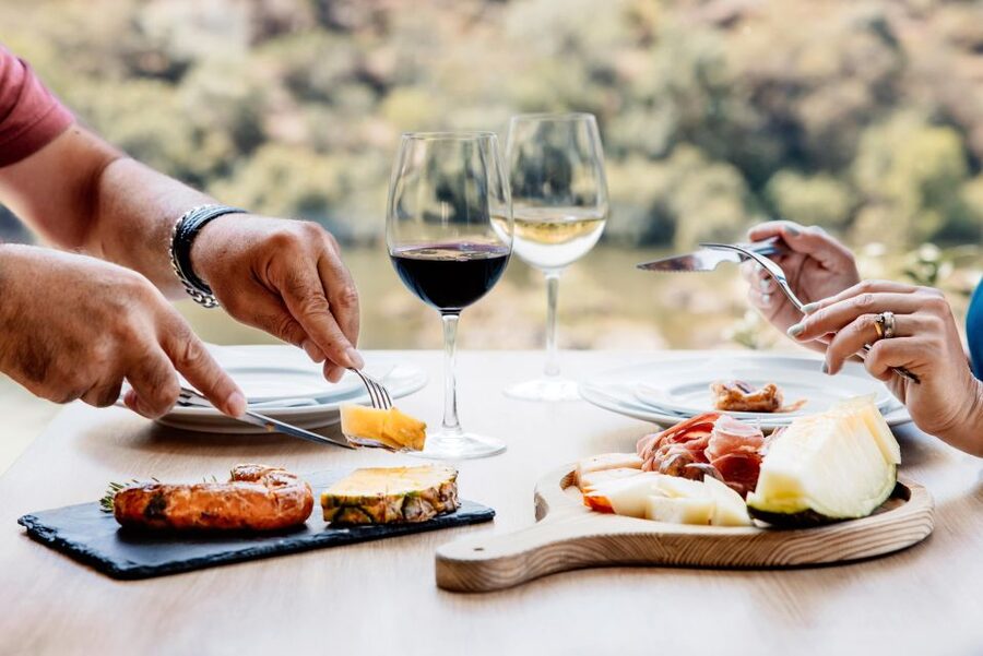 Porto: Douro Valley Full-Day Boat, Train, and Lunch Tour - Why this is a smart way to see the Douro Valley
