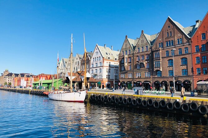Private Bergen Walking tour with Funicular - Small-group attention is the strongest feature