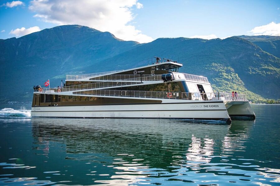 Private Day Tour- Flam Railway & Fjord Cruise From Bergen - Flåm: lunch, harbor time, and the railway museum