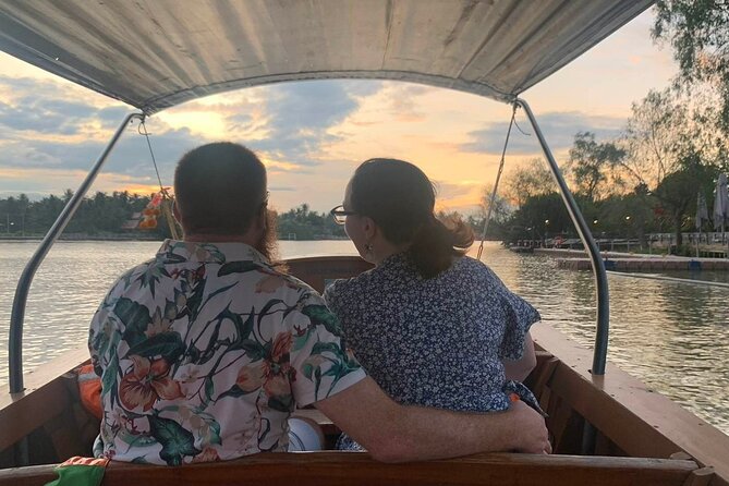 Private Excursion to Maeklong Railway & Amphawa Floating Markets - Should you book it?