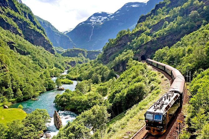 Private Full-Day Round Trip from Oslo to Sognefjord via Flåm Railway - Flåm: a short stop with little spare time