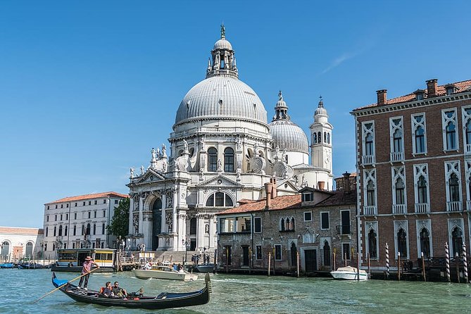 Private Full Day Tour from Milan to Venice with local tour guide and fast train - Rialto Bridge and the Grand Canal
