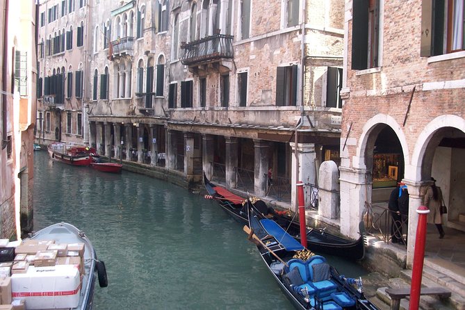 Private Full Day Tour from Milan to Venice with local tour guide and fast train - Your free afternoon in Venice