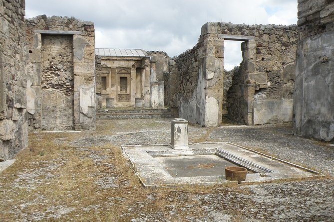 Private Full Day Tour to Pompeii and Amalfi Coast from Rome in Fast Train - Pompeii with 2.5 hours of expert guidance