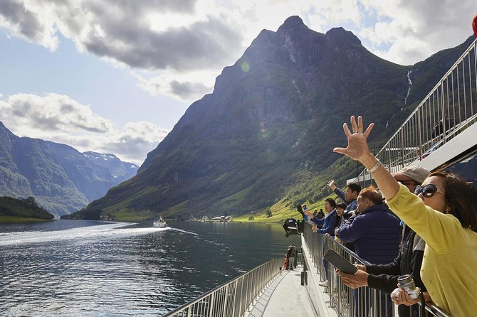 Private guided, Bergen to Oslo - Nærøyfjord Cruise & Flåm Railway - Aurlandsfjord and the approach to Flåm