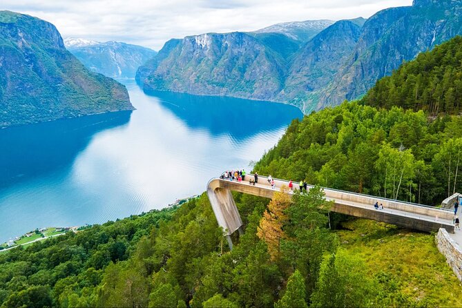 Private Guided Tour to Oslo Nærøyfjord Cruise and Flåm Railway - Aurlandsfjord and arrival in Flåm