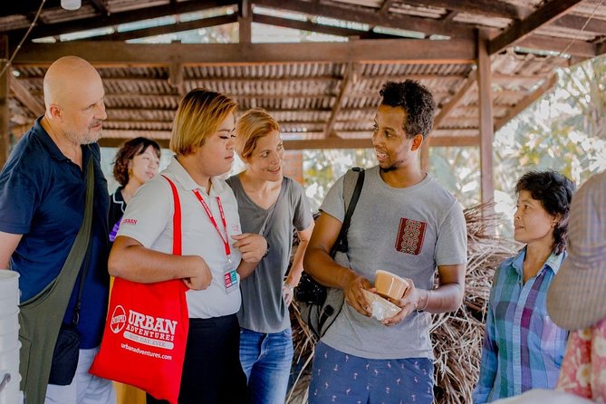 Private Tour from Bangkok: Railway and Floating Markets Tour - Timing, clothing, and who should book