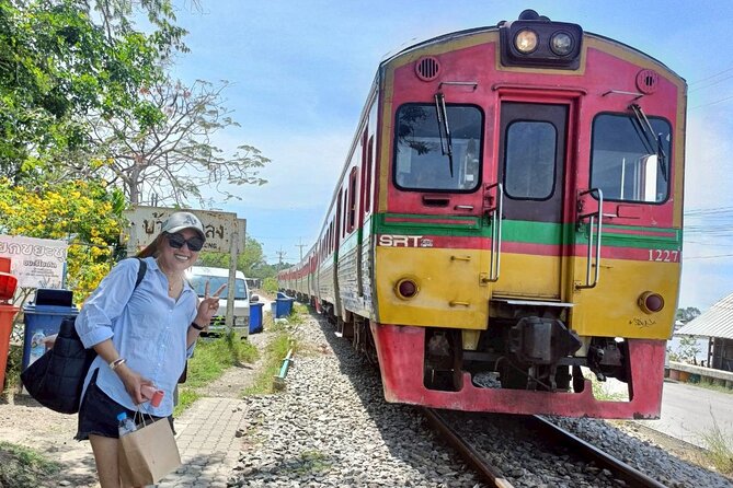 Private Tour Maeklong Railway and Damnoen Saduak Floating Market - Damnoen Saduak by long-tail boat