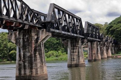 Private Tour: Thai–Burma Death Railway Bridge on the River Kwai from Bangkok