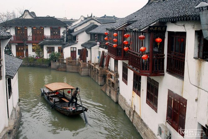 Private Tour:Zhujiajiao Water Town, Shanghai Tower & Maglev Train - Small sights that make Zhujiajiao worthwhile