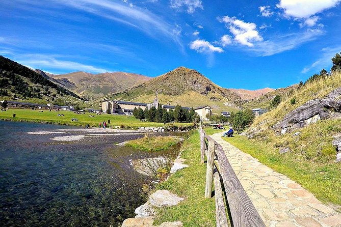 Pyrenees Mountain Train and Nature Walk - Who should book this experience?