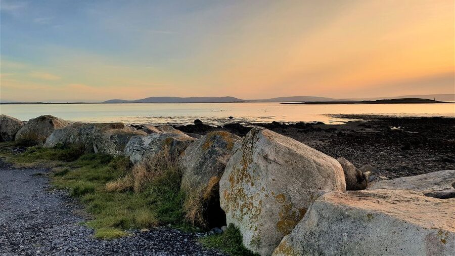 Rail Tour: The Cliffs of Moher & Bunratty Castle Tour - What guides add to the experience
