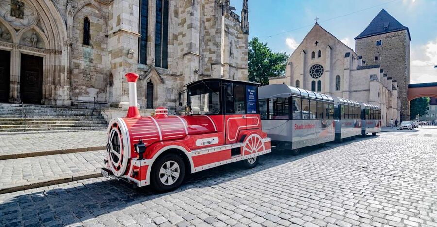 Regensburg: City Tour with the Bimmelbahn Train - A covered train built for easy sightseeing