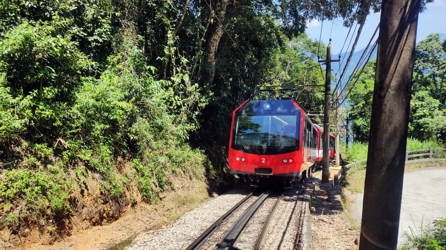 Rio: Maracanã Stadium & Christ the Redeemer by Rack Railway - A four-hour plan that depends on traffic