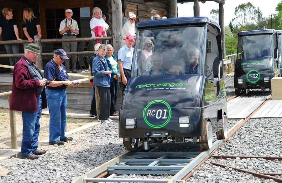 Rotorua Railcruising: Self-Drive Rail Car with Audio Guide - The audio guide and the human touch