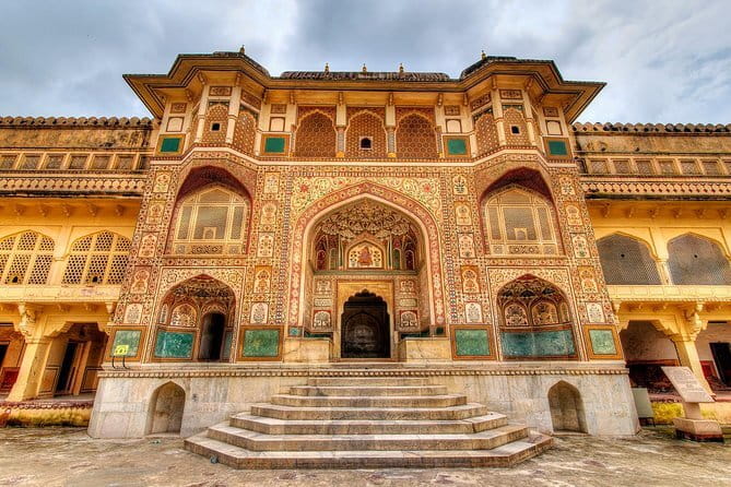 Same Day Agra Tour By Gatimaan Express Train from delhi - What the $5 price really means