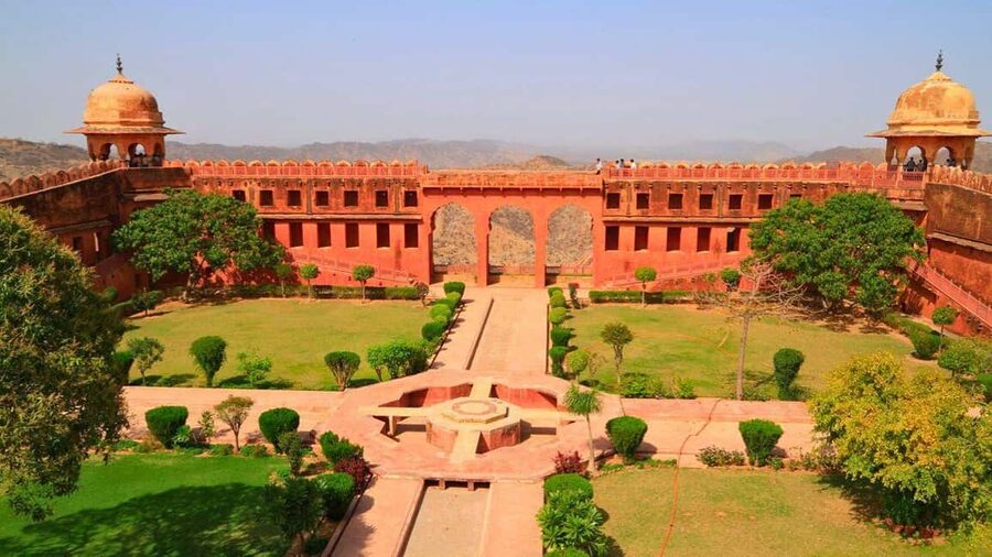 Same Day Jaipur Tour from Delhi by Car or Train - Jaigarh Fort and the military side of Jaipur