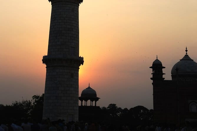 Same Day Taj Mahal and Agra Tour by Fastest Train from Delhi - Lunch at Priya Restaurant