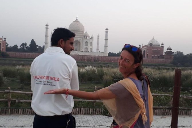 Same Day Taj Mahal Tour By Gatiman Express Train With Local Tour Guide - What the $125 price includes