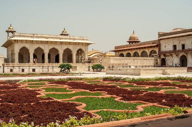 Same Day Taj Mahal Tour By Gatiman Express Train With Local Tour Guide - Seeing the Taj Mahal in a three-hour visit