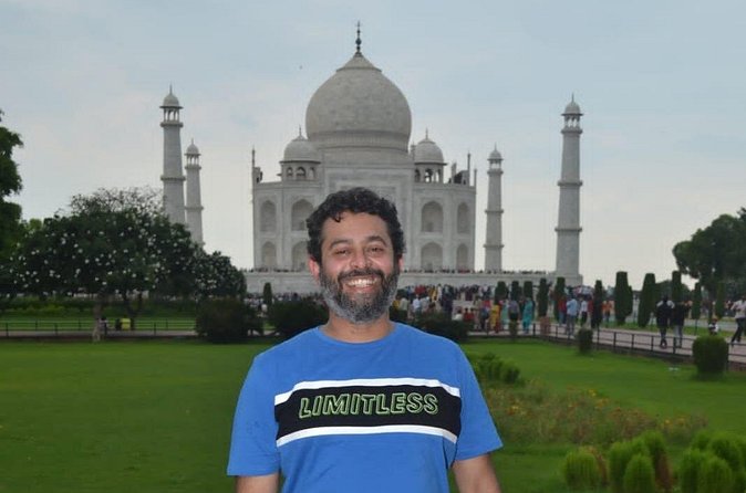 Same Day Taj Mahal Tour by Super Fast Train From Delhi - What the guide adds to the day