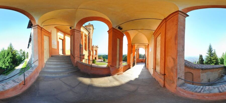 Sanctuary of S. Luca with Train and Private Guide - Starting at Piazza del Nettuno