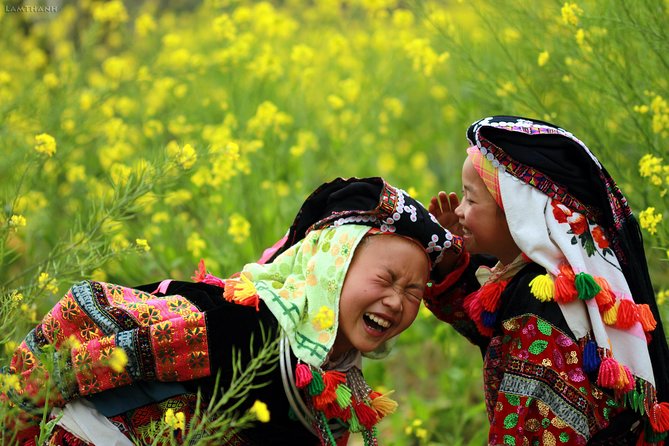 Sapa - Bac Ha Trek Tour - Night Train & Bus & Homestay overnight - Riding overnight from Hanoi to Sapa