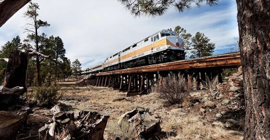 Sedona, AZ: Grand Canyon Guided Tour and Historic Railway - Four hours along the South and East Rims