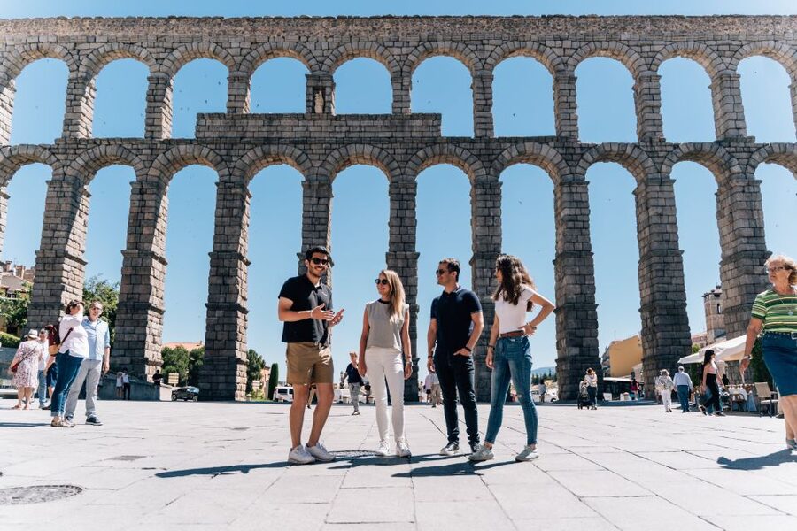 Segovia Private Guided Visit & Alcazar with High Speed Train - Is $353 per person a fair price?