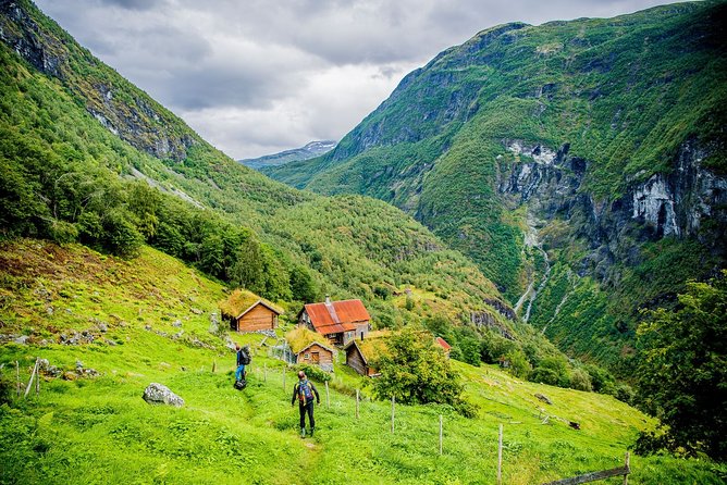 Self-Guided 22-Hour Round Trip From Oslo To Sognefjord With Flåm Railway - Myrdal to Flåm on the famous railway