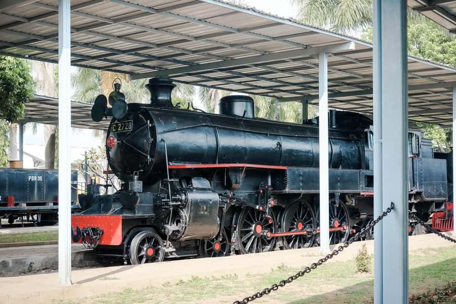 SEMARANG TOURS : GEDONGSONGO TEMPLE/TRAIN MUSEUM AMBARAWA - Banaran coffee country: scenic stop, uncertain tour