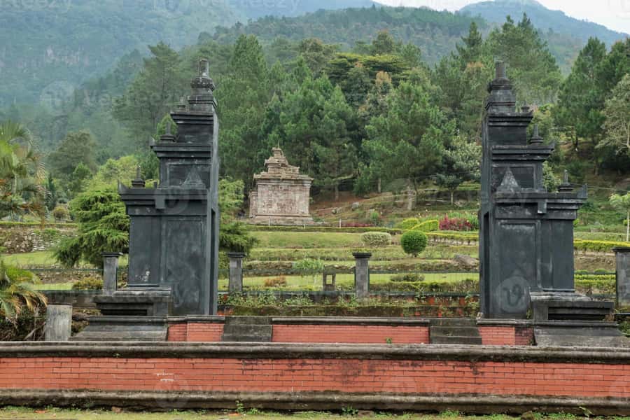 SEMARANG TOURS : GEDONGSONGO TEMPLE/TRAIN MUSEUM AMBARAWA - Gedong Songo: temples scattered across a cool hill