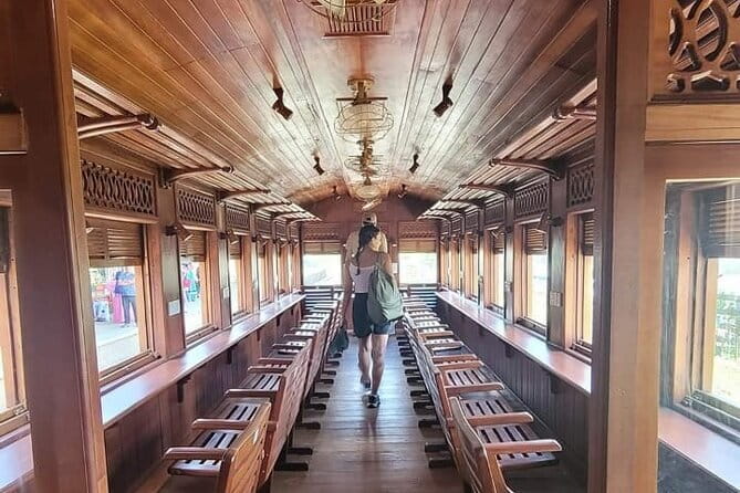 Special Tourists Train Ride in Ella - Calypso Train - Bandarawela gives you a 30-minute pause