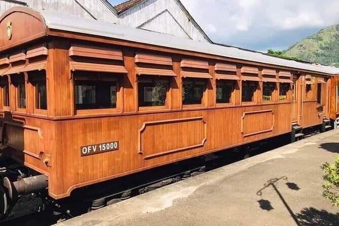 Special Tourists Train Ride in Ella - Calypso Train - Morning Train No. 1232 from Badulla