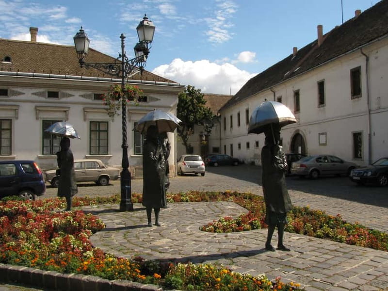 Szentendre Bike & Train Tour by Budapest Bike Breeze - Reaching Szentendre after the river ride