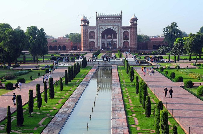 Taj Mahal Private Tour by Gatimaan Express Train - Lunch and the Baby Taj