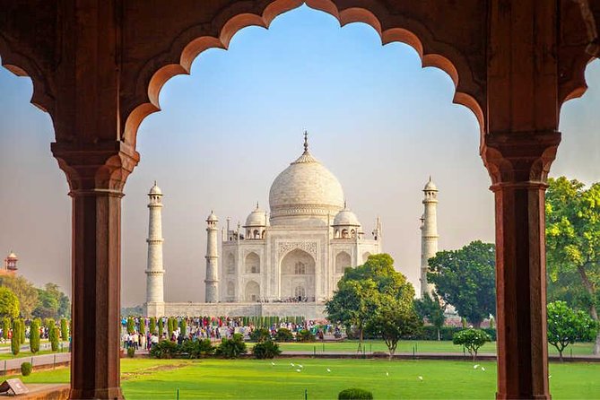 Taj Mahal Tour by Gatimaan Train/Rail All Inclusive - Agra Fort and the Mughal court