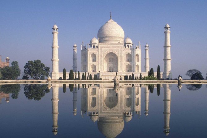 Taj Mahal Tour from Delhi by India's Fastest Train (GATIMAAN EXP) - A five-star lunch break in Agra