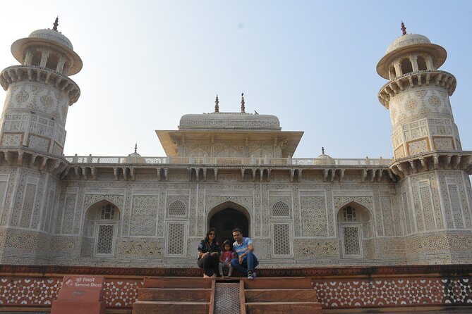 Taj Mahal Tour with High-Speed Train Experience - All Inclusive - Agra Fort and the Mughal Story in Red Sandstone