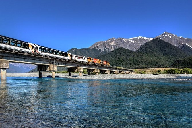 TranzAlpine Train, Arthur's Pass and Castle Hill Day Trip - Lake Pearson and the road back to Christchurch